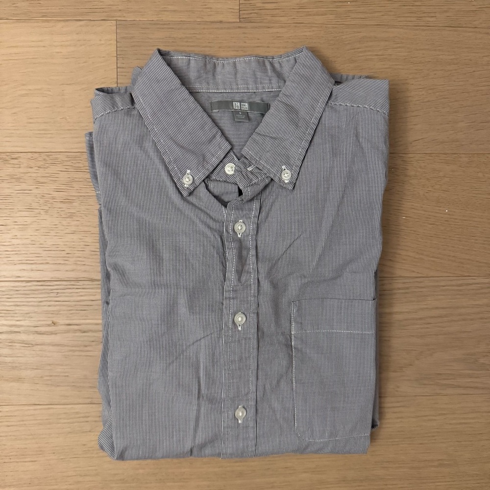 Uniqlo Men's Casual Gray Micro Gingham Slim Fit Button-Down Shirt